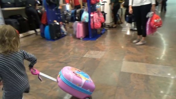 Летим в Парижский Диснейленд на самолете селимся в отель Fly to Disneyland by pl