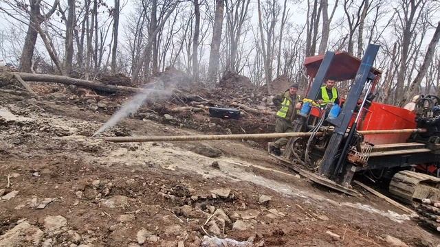 Бурение системой Rockburster во Владтвостоке, Русский остров по скальному грунту (скале) смотреть онлайн