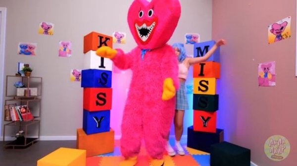 Безумное ПРЕОБРАЖЕНИЕ ДЛЯ КИССИ МИССИ — КИССИ МИССИ жива от Ла-Ла Лайф Эмодзи