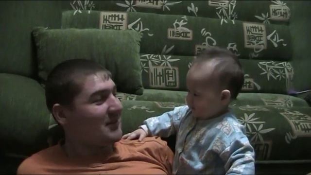 Ребенок смеется заразительно смотреть онлайн