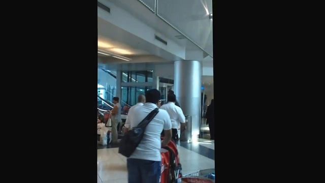 Как выглядит Аэропорт Дубая! смотреть онлайн