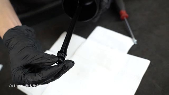 How to change oil filter and engine oil on VW SHARAN 1 [TUTORIAL AUTODOC] смотреть онлайн