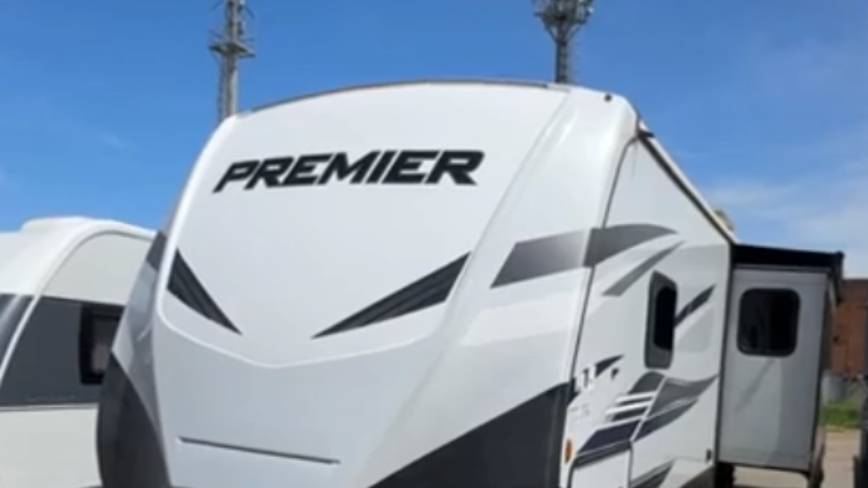 Внедорожный. На 4 спальных места. В наличии на площадке. Автодом прицеп дом на колесах Premier 29RK смотреть онлайн