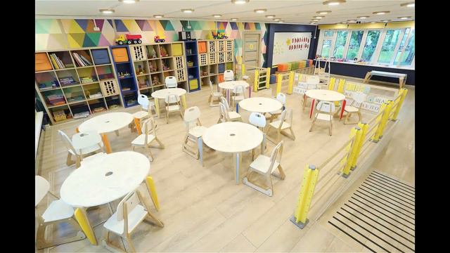 Штабелируемые и растущие столы и стулья Эдди и Тедди смотреть онлайн