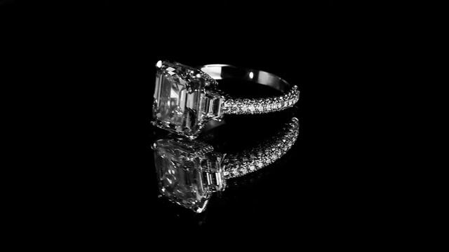 Кольцо из платины с бриллиантом 3,86 карат (сертификат GIA) смотреть онлайн