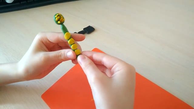 Фигурки из пластилина. Лепим зубную щётку. смотреть онлайн