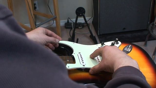 Demonstration of how to WIRE a dummy coil for a Strat. смотреть онлайн