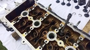 как снять маслосъёмные колпачки без спецоборудования!