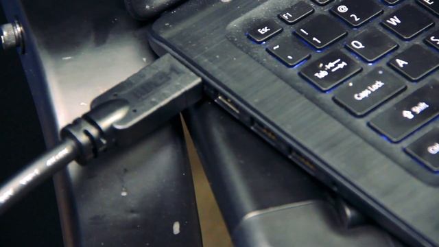 TRUTOUCH RS: Connecting a Laptop to the Display смотреть онлайн