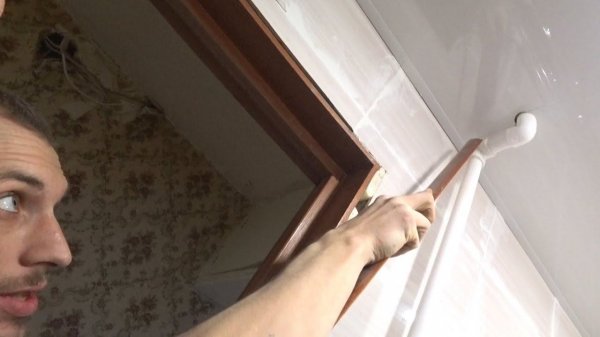 Испортили потолок в санузле.