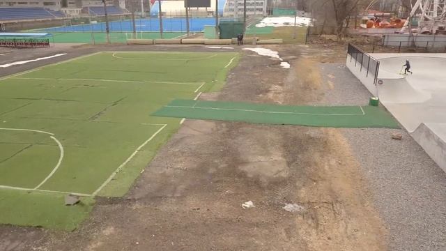 Скейтпарк после зимы. Город Электросталь, апрель 2019 г. смотреть онлайн