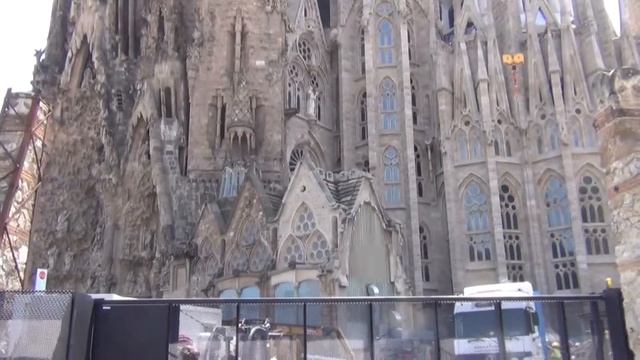 В Барселоне. Храм Святого Семейства. Саграда Фамилия.#SagradaFamília смотреть онлайн