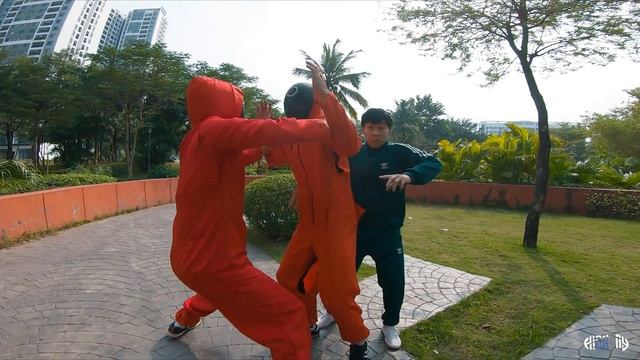 PRO PLAYER SQUID GAME STEALING FOOD FROM PINK SOLDIERS (Epic Parkour Action POV) | HIGHNOY смотреть онлайн