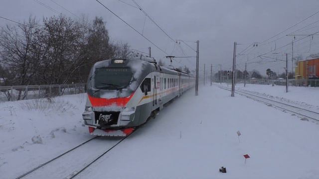 Электропоезд ЭП2Д-0024 ЦППК "Кремлёвские Курсанты" станция Дедовск смотреть онлайн