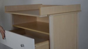 Закрывание ящика комода с шариковыми направляющими