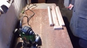 Выбор четверти, паза, под плечики рамки в улье из камыша.