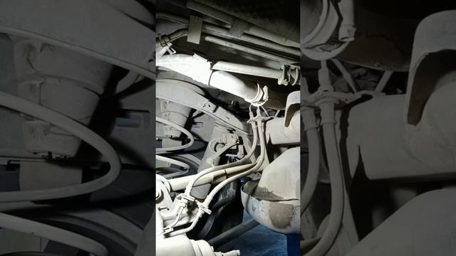 LEXUS LX570...........rear shock absorber location. смотреть онлайн