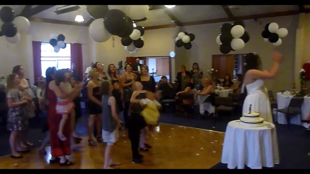 Поймать букет любой ценой смотреть онлайн