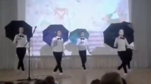Танец с зонтиками!!!