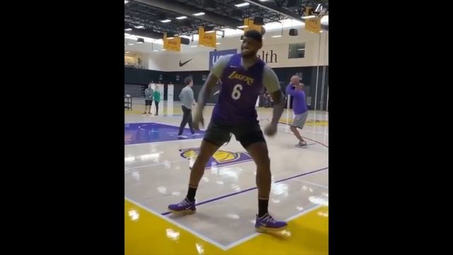 LeBron James FUNNIEST MOMENTS смотреть онлайн