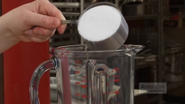 Super Quick Video Tips: How to Turn Granulated Sugar into Superfine and Confectioners' Sugar смотреть онлайн