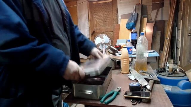 Коптильня своими руками. Как коптить рыбу. Мини коптильня для поездки на природу.