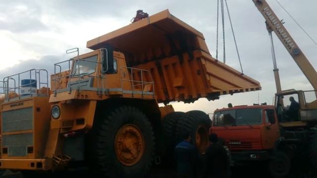 Установка кузова на Белаз 75131 смотреть онлайн