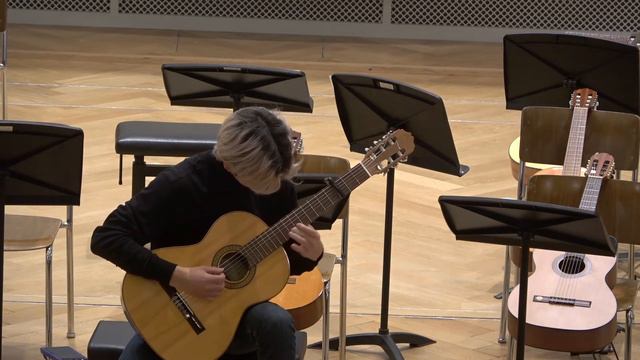 Toru Kitajima (*1982) Unravel, Arr. Ian Scholl, Gitarre