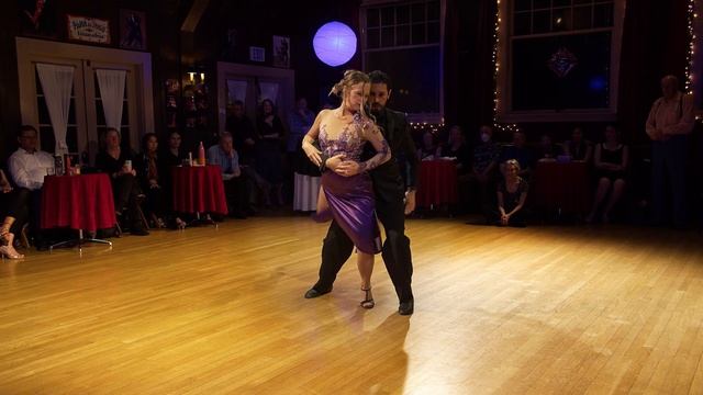 Martin Almiron & Lisette Perelle - Tango - Derecho Viejo by Forever Tango Orchestra 2/3 смотреть онлайн