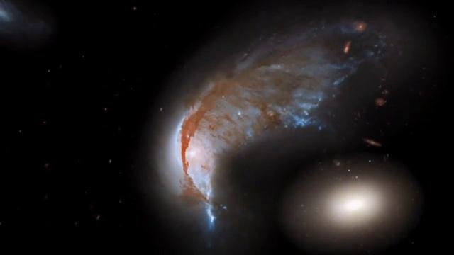 Galaxy Duo Looks Just Like a Penguin (NGC 2336) Guarding Its Egg (NGC 2937) : ARP-142 смотреть онлайн