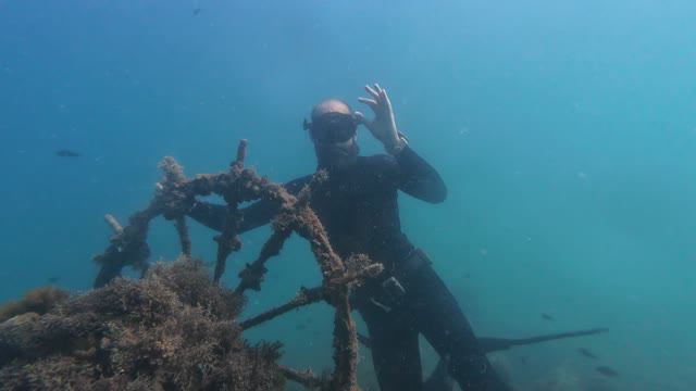 Обучаем нырянию без акваланга в Крыму смотреть онлайн