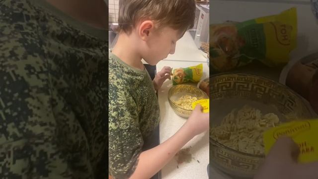 КАК ВЫГЛЯДИТ НИЛГДРОД? Приготовление очень вкусного блюда «Ролтон»! смотреть онлайн