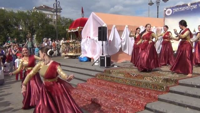 РАТХА-ЯТРА. Ансамбль "Джая" - Круговой танец "Гарба". Пермь 05.08.2017. смотреть онлайн