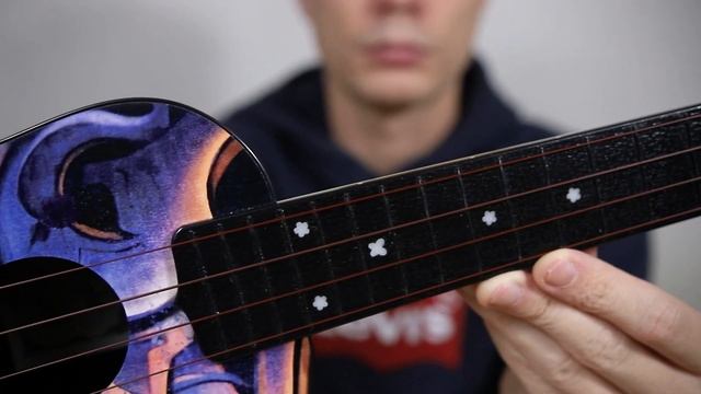 Как поменять струны на УКУЛЕЛЕ ИЗ ПЛАСТИКА? Очумелые ручки! смотреть онлайн