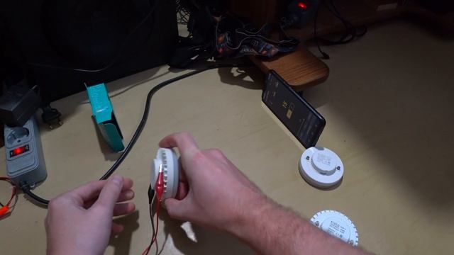 Как заменить лампочку GX53 в натяжном потолке. Яркость свечения и выбор ламп смотреть онлайн