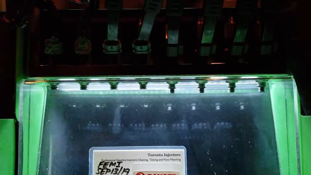 Subaru WRX: drilled Bosch EV14 and drilled Denso Blue injectors spray pattern test Toronto Injector смотреть онлайн