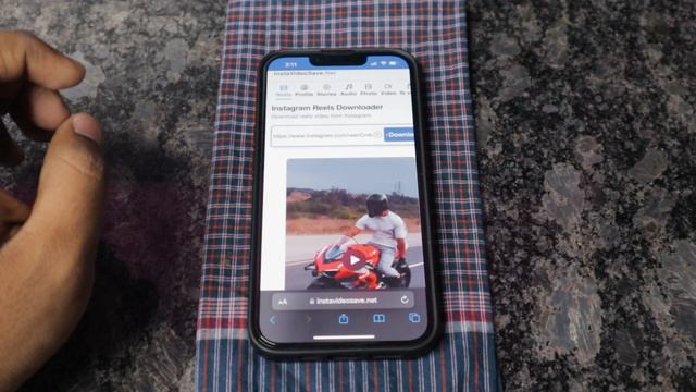 How to put Instagram reels on WhatsApp status in iPhone | Share Reels on WhatsApp Status iPhone смотреть онлайн