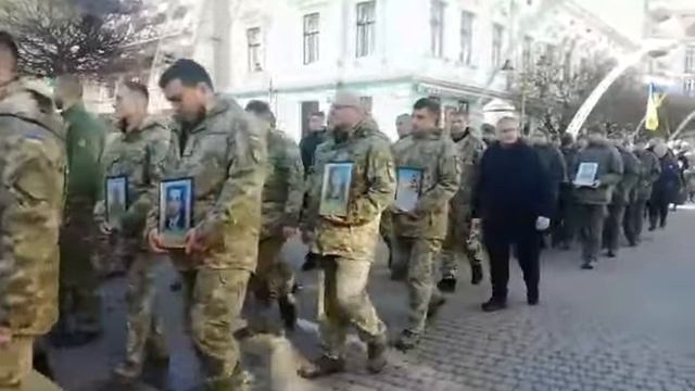 В Івано-Франківську вшанували пам’ять загиблих під Дебальцевим та Небесної Сотні -1 смотреть онлайн