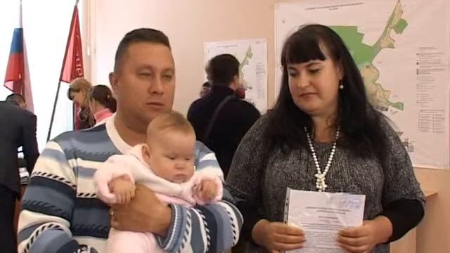 Многодетные семьи получили земельные участки. Март 2013 год. смотреть онлайн