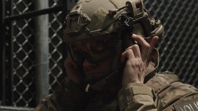 Gear Up | Ops-Core FAST® SF Helmet with AMP® and STEP-IN® Visor for SWAT смотреть онлайн