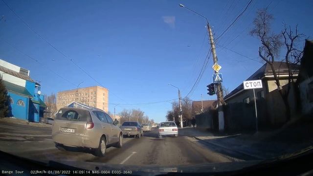 Луганск, ул. Ленина, Сосюры. 2022 01.08 смотреть онлайн