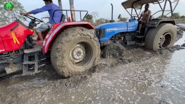 Tochan 4wd Mahindra Arjun NOVO 605 vs Sonalika 60 Rx Tractor Stuck in Mud