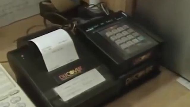 People in 1993 react to #creditcards being accepted at a #burgerking смотреть онлайн