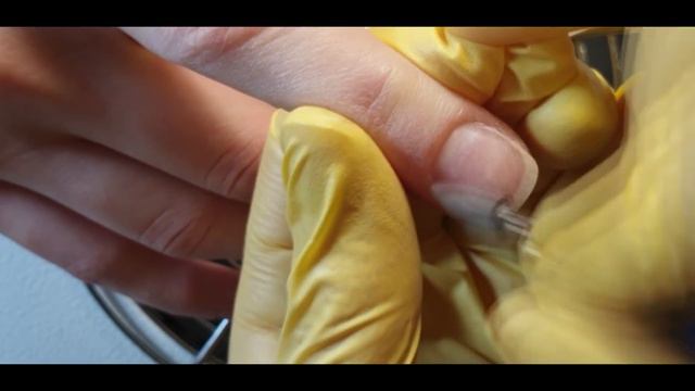 НОВАЯ КЛИЕНТКА, ПРОСТОЙ МАНИКЮР смотреть онлайн