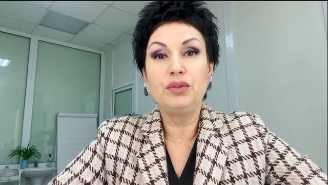 Бежевый блонд с затемнением корней из отросшего желтого цвета, осветление волос крем краской смотреть онлайн