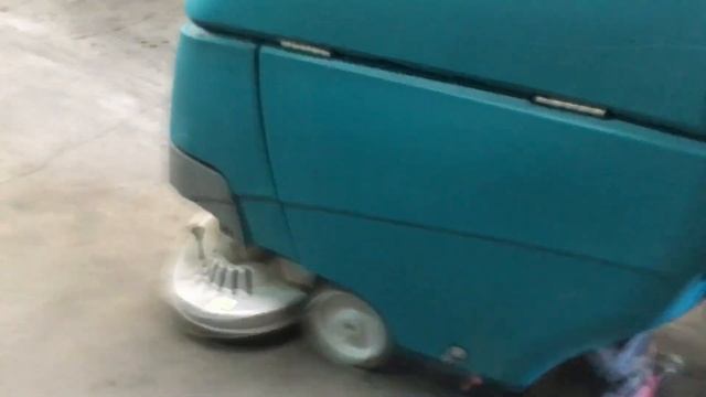 Tennant T5 28” Walk Behind Floor Scrubber 24V Battery смотреть онлайн
