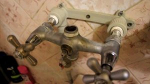 Набор шестигранных ключей - устраняем течь на переключателе гусак-лейка