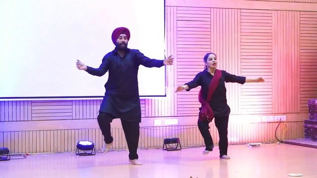 Amazing Bhangra Performance - FMS Fresher's Party 2022-24 Executive Batch смотреть онлайн