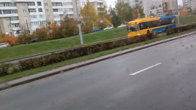 С праздником всех! Поездка на редком автобусе МАЗ 105 по маршруту № 34 (Гроднопромстрой - Вишневец) смотреть онлайн