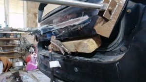 Удоления вмятины (рихтовка) крышки богажника споттером. Лада гранта